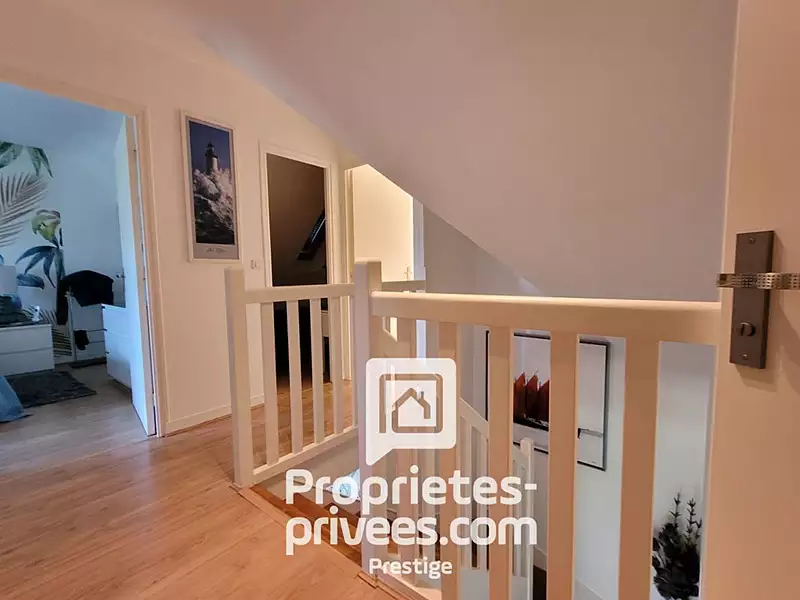 Maison, 196 m²