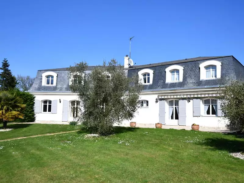 Maison, 305 m²