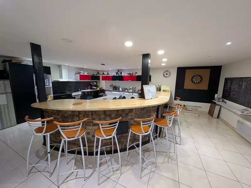 Immeuble, 280 m²