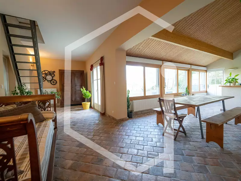 Maison, 240 m²