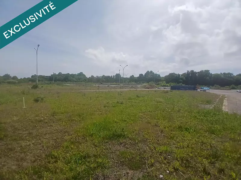Terrain, 12 000 m²