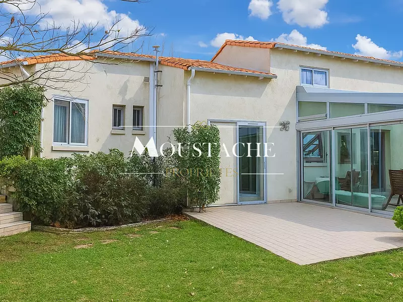 Maison, 205 m²