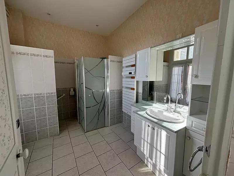 Maison, 225 m²