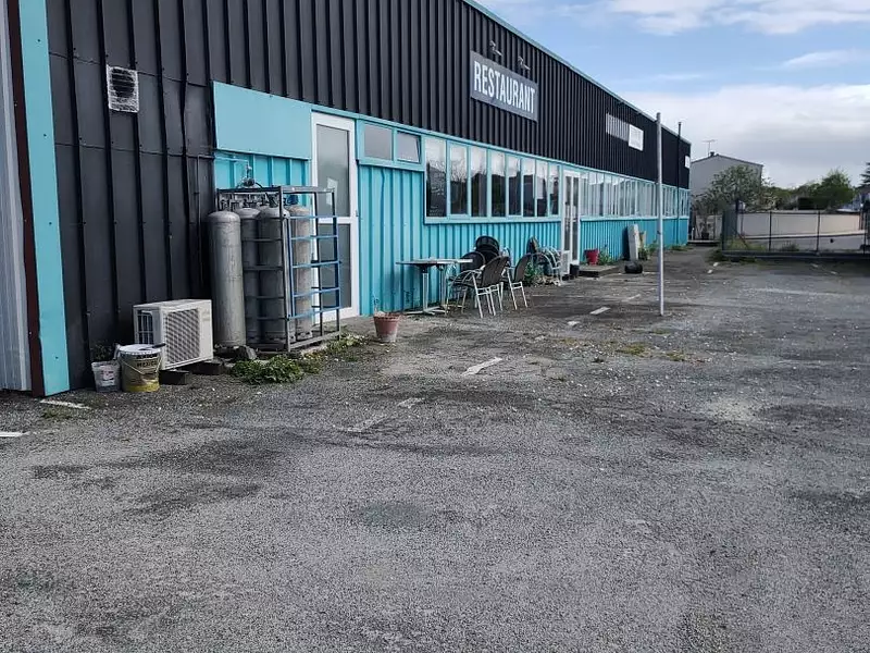 Divers, 1 500 m²