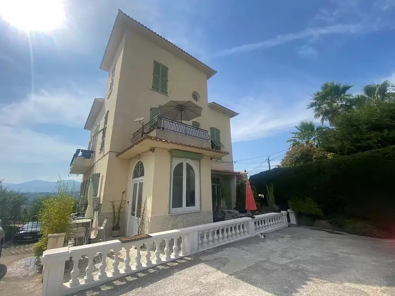 Immeuble, 365 m²