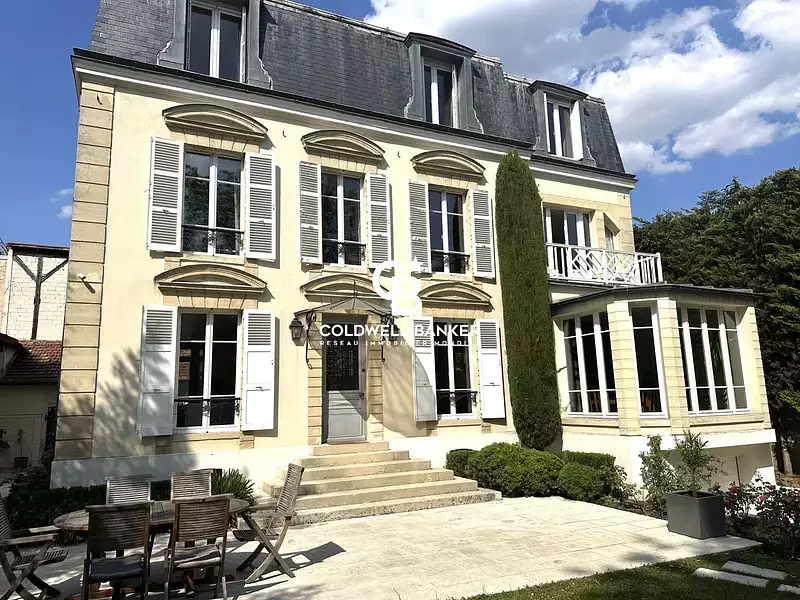 Maison, 285 m²