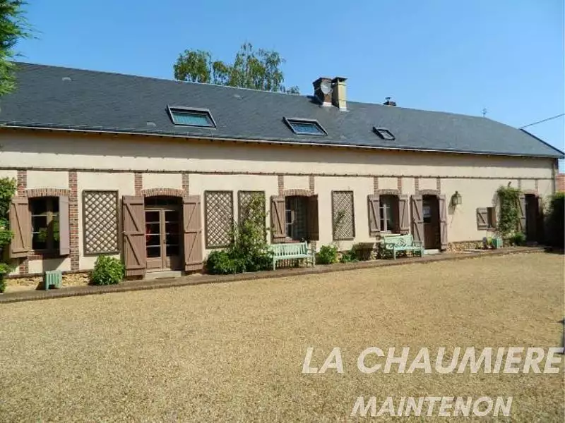 Maison, 320 m²