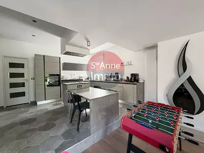 Maison, 230 m²