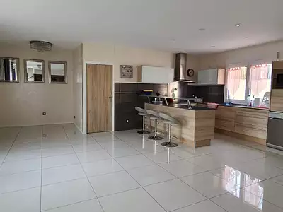 Maison, 176,6 m²