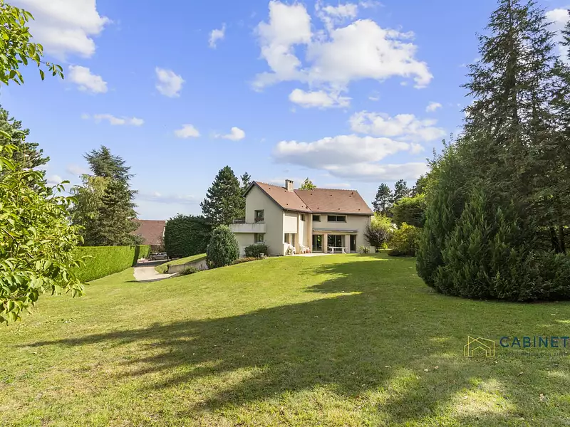 Maison, 250 m²