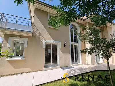 Maison, 250 m²