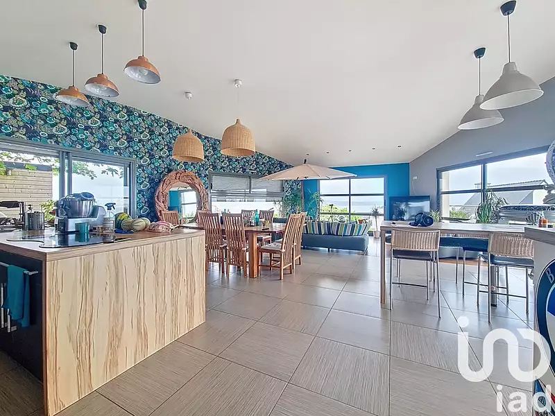 Maison, 235 m²
