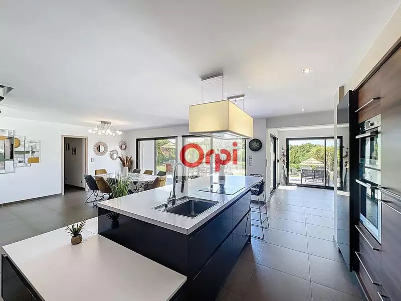 Maison, 169 m²