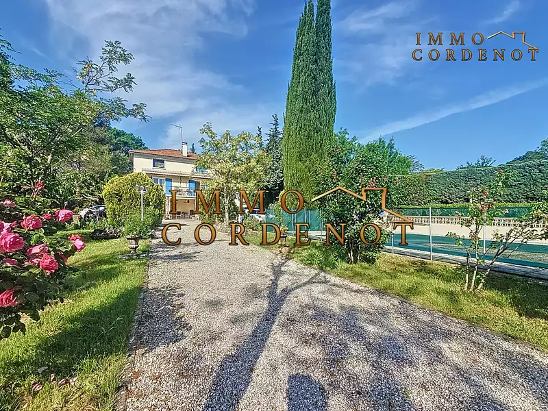 Maison, 237 m²