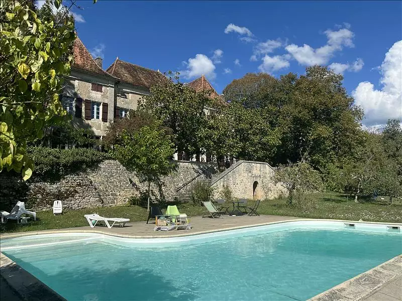 Maison, 587 m²