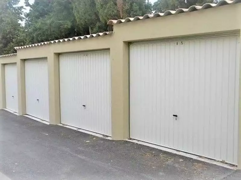 Parking, 249 m²