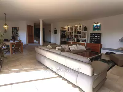 Maison, 334 m²
