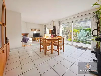 287 000 € 2 843 €/m² Maison • 100,94 m² • 5 pièces Lisses (91090)