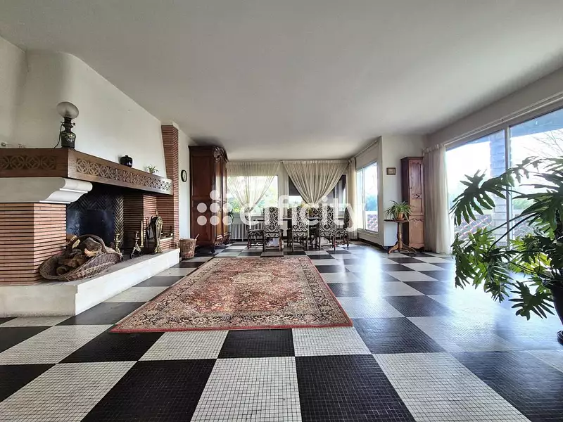 Maison, 195 m²
