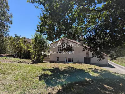 Maison, 251 m²