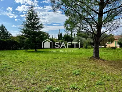 Terrain, 717 m²