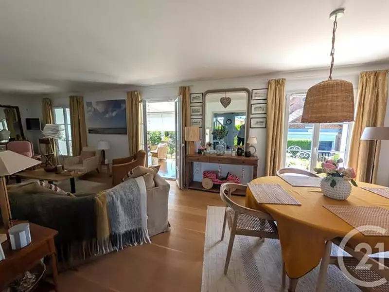 Maison, 162 m²