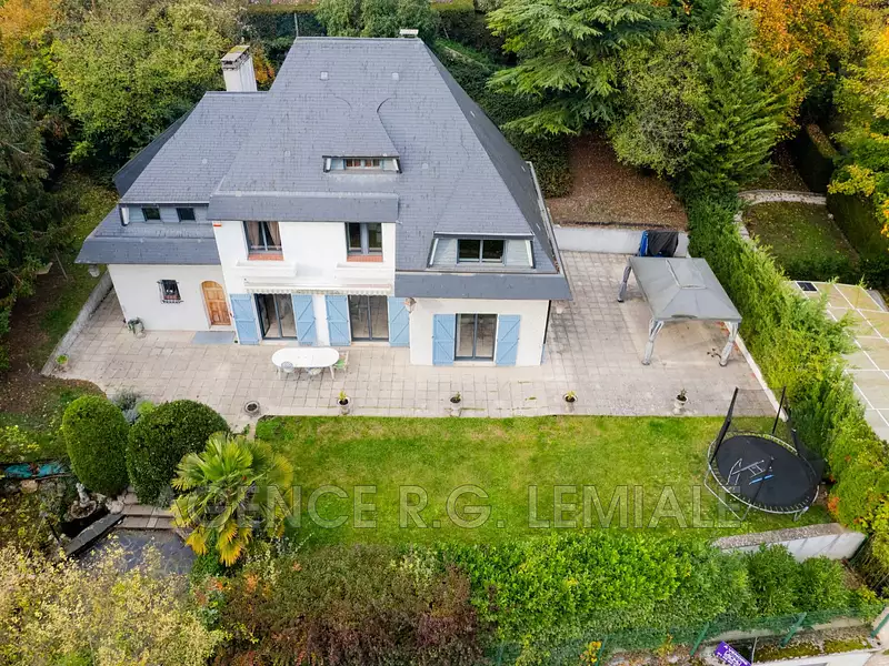 Maison, 180 m²