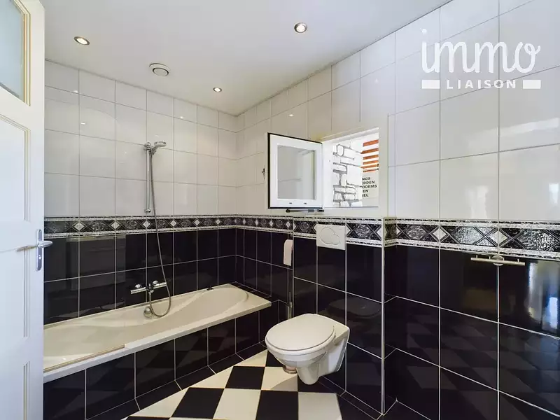 Maison, 230 m²