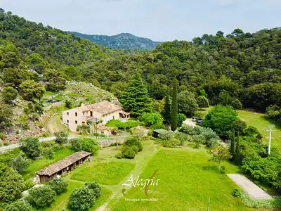 Maison, 505 m²