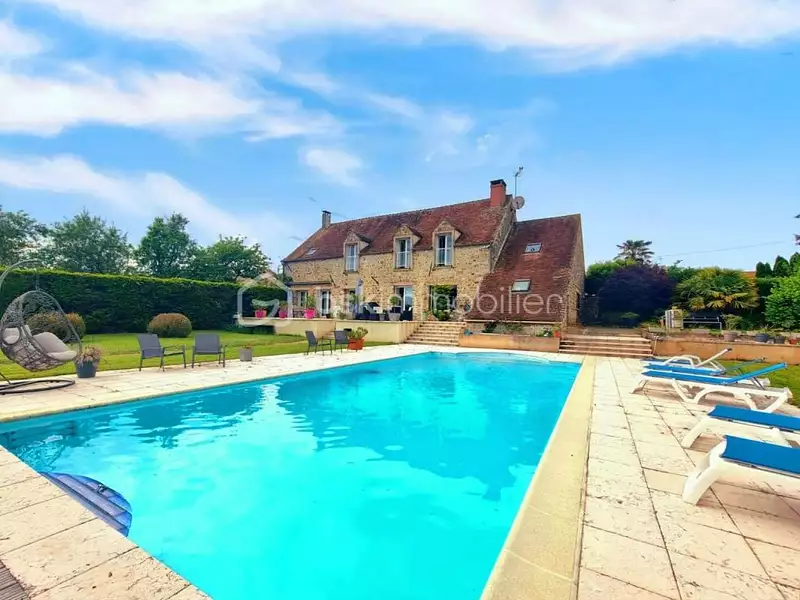 Maison, 245 m²