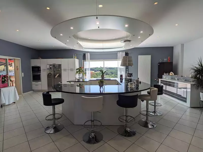 Maison, 350 m²
