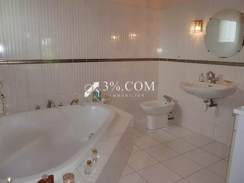Maison, 192 m²