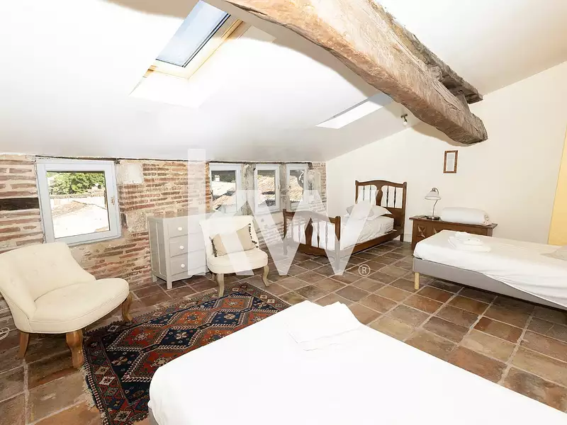 Maison, 680 m²