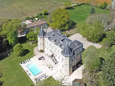 Maison, 1 100 m²