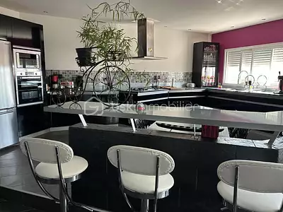 Maison, 186 m²