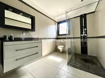 Maison, 210 m²