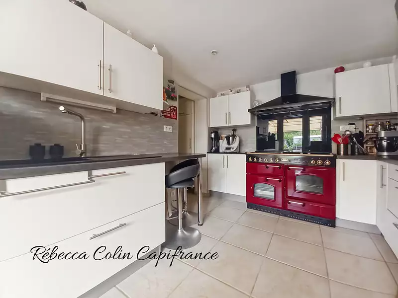 Maison, 225 m²