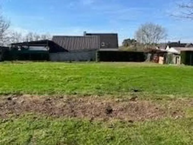 Terrain, 1 424 m²
