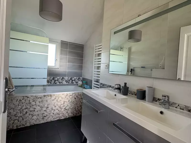 Maison, 105 m²