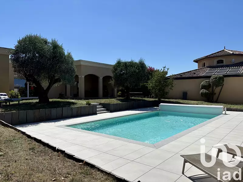 Maison, 240 m²
