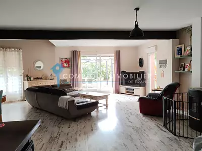 Maison, 240 m²