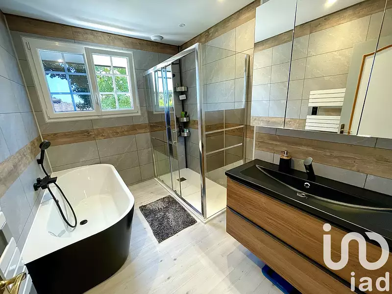 Maison, 232 m²