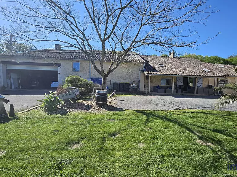 Maison, 240 m²