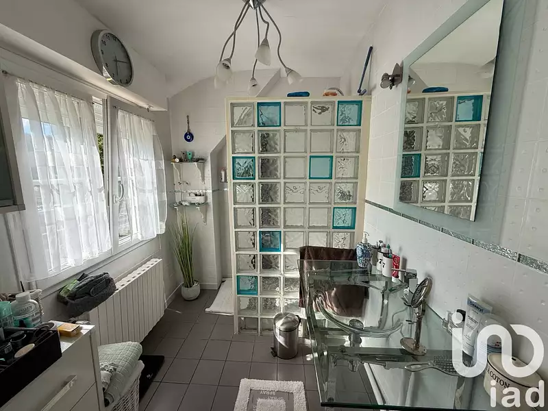 Maison, 180 m²