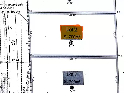 Terrain, 700 m²