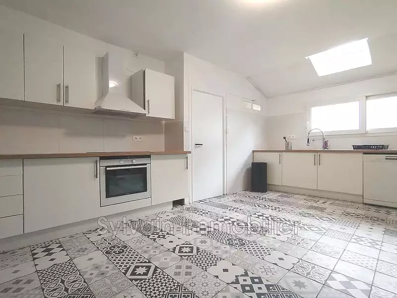 Maison, 220 m²