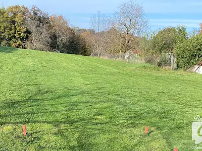 Terrain, 700 m²