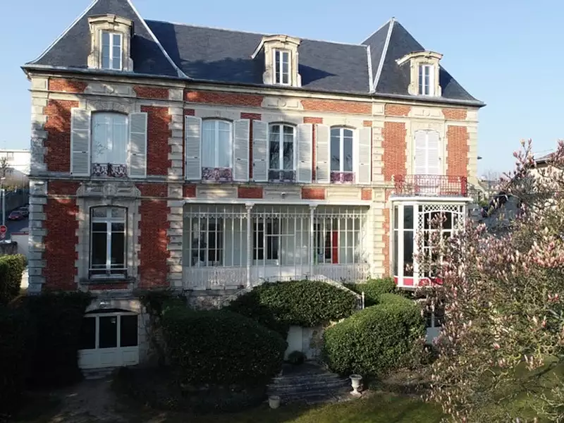 Maison, 750 m²