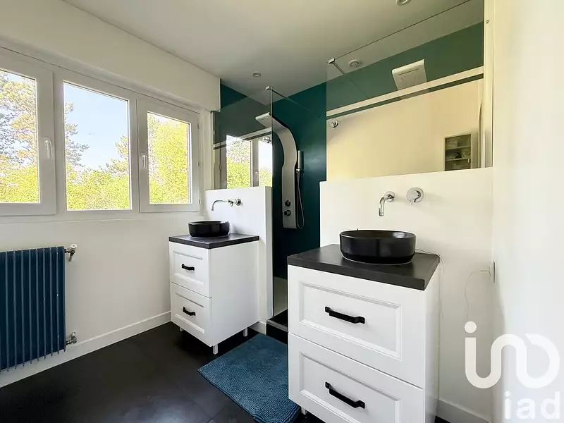 Maison, 225 m²