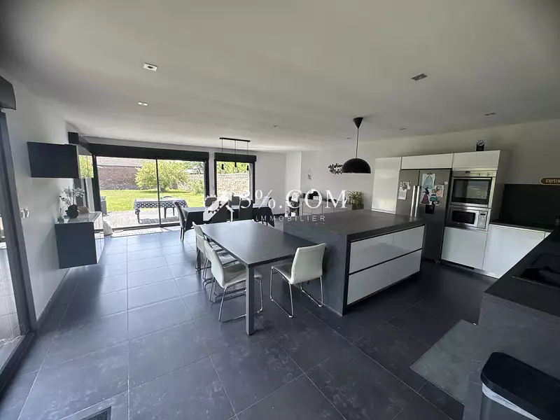 Maison, 194 m²